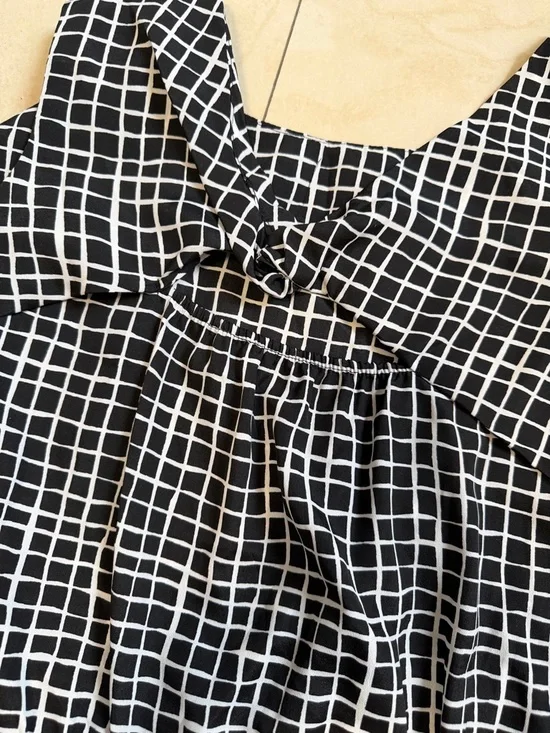 GAP Black & White Grid Peplum Tank - Women's - Picture 4 of 4